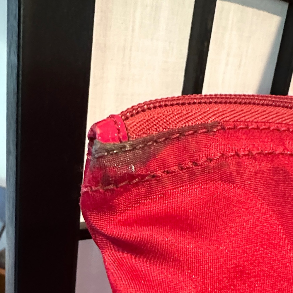 Coach Satin Logo XL Red Packable NY Weekend Tote with Removable Pouch Pre-Owned - Picture 7 of 15